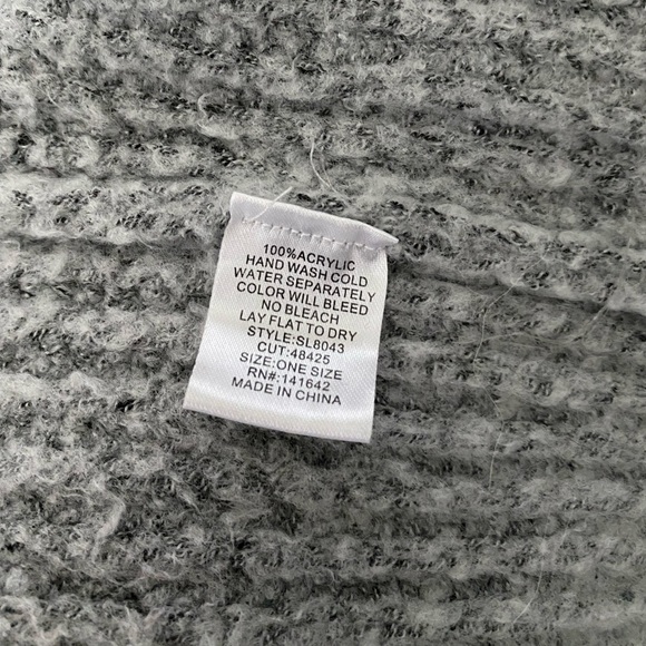 NWOT Oversized Sweater - Picture 4 of 4